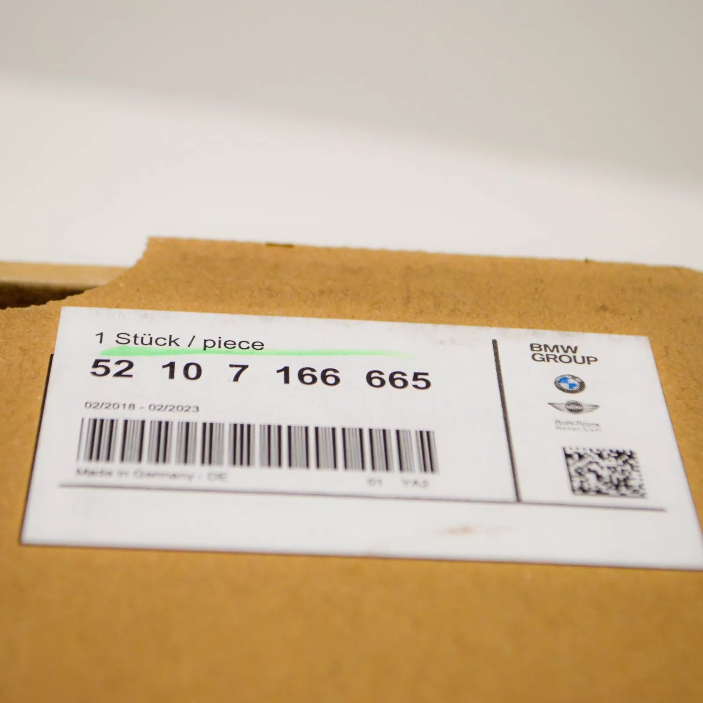 NEW BMW 3 E46 UNDER SEAT EMERGENCY FIRST AID KIT 52107166665 ORIGINAL