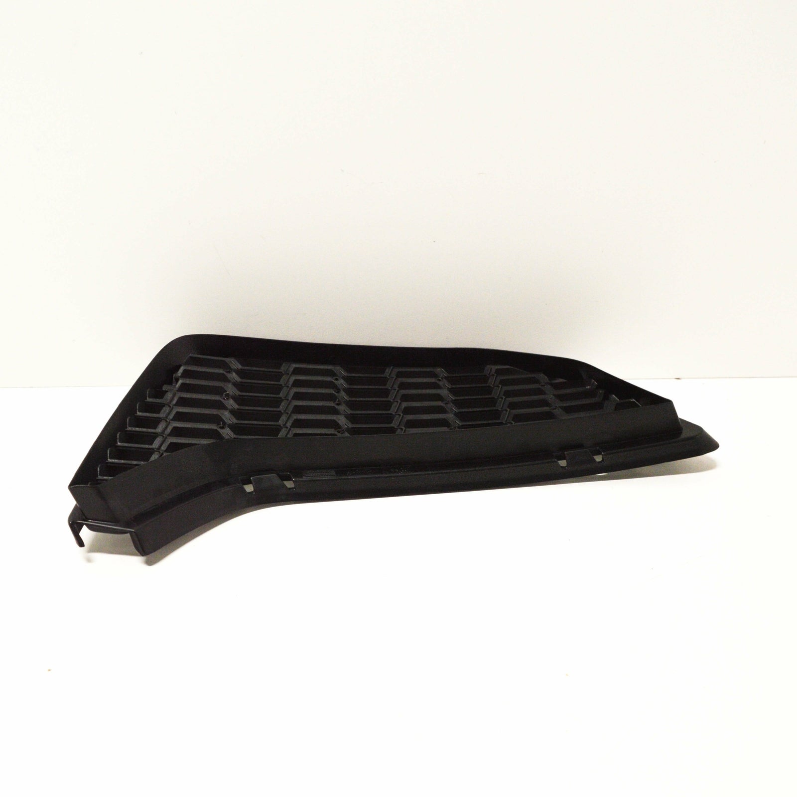 Genuine Bmw M4 F82 Front Bumper Lower Right Grille 51118054302 8054302 2016 Original