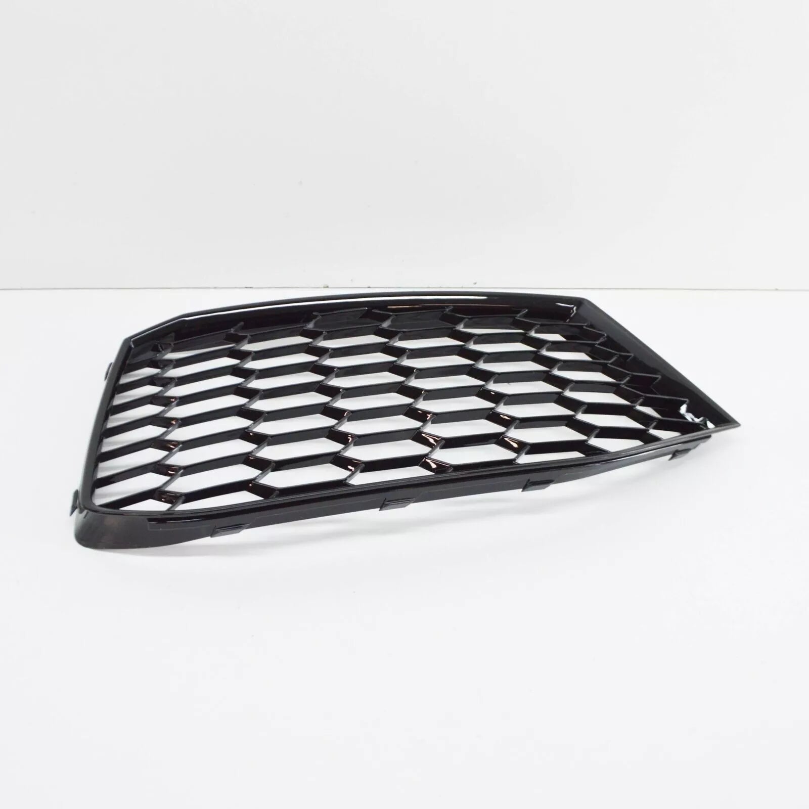 NEW AUDI TT ROADSTER FV FRONT RIGHT AIR GUIDE GRILLE 8S0807682JT94 ORIGINAL