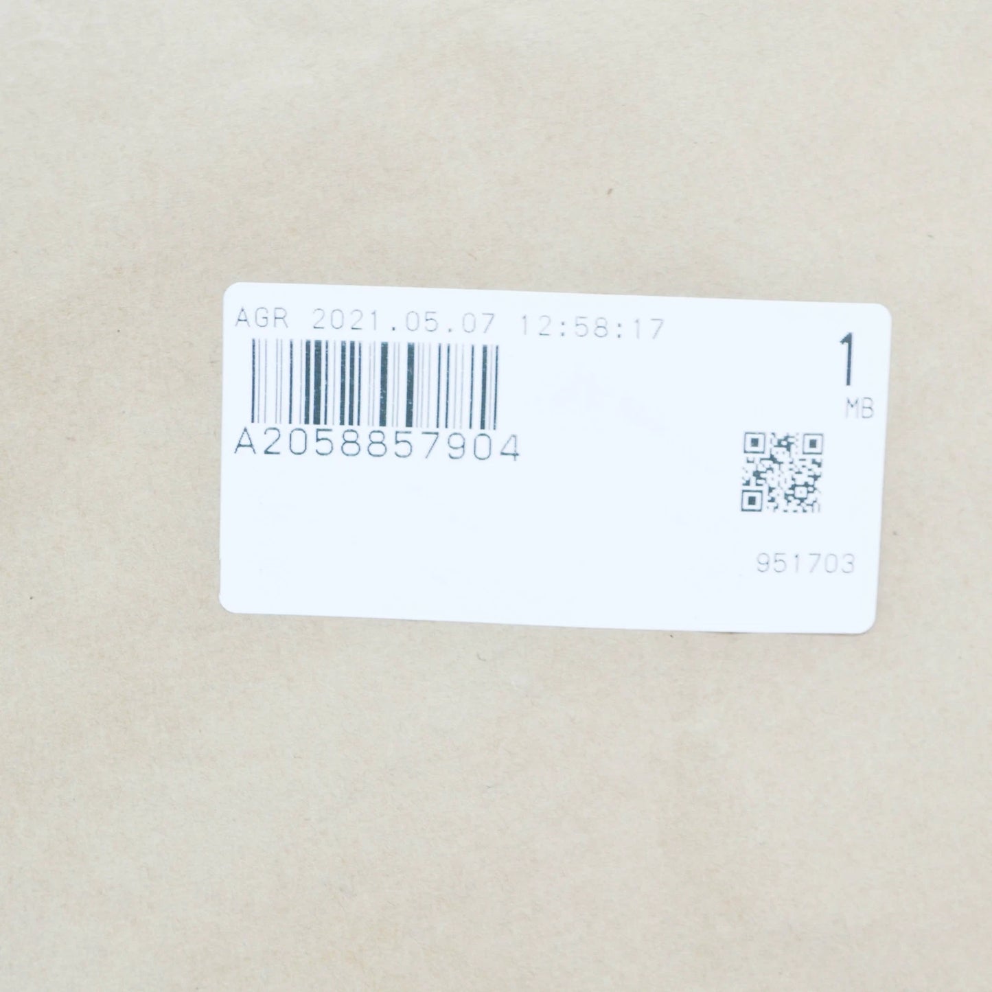 NEW MERCEDES-BENZ C W205 FRONT BUMPER CENTER LOWER GRILLE A2058857904 ORIGINAL