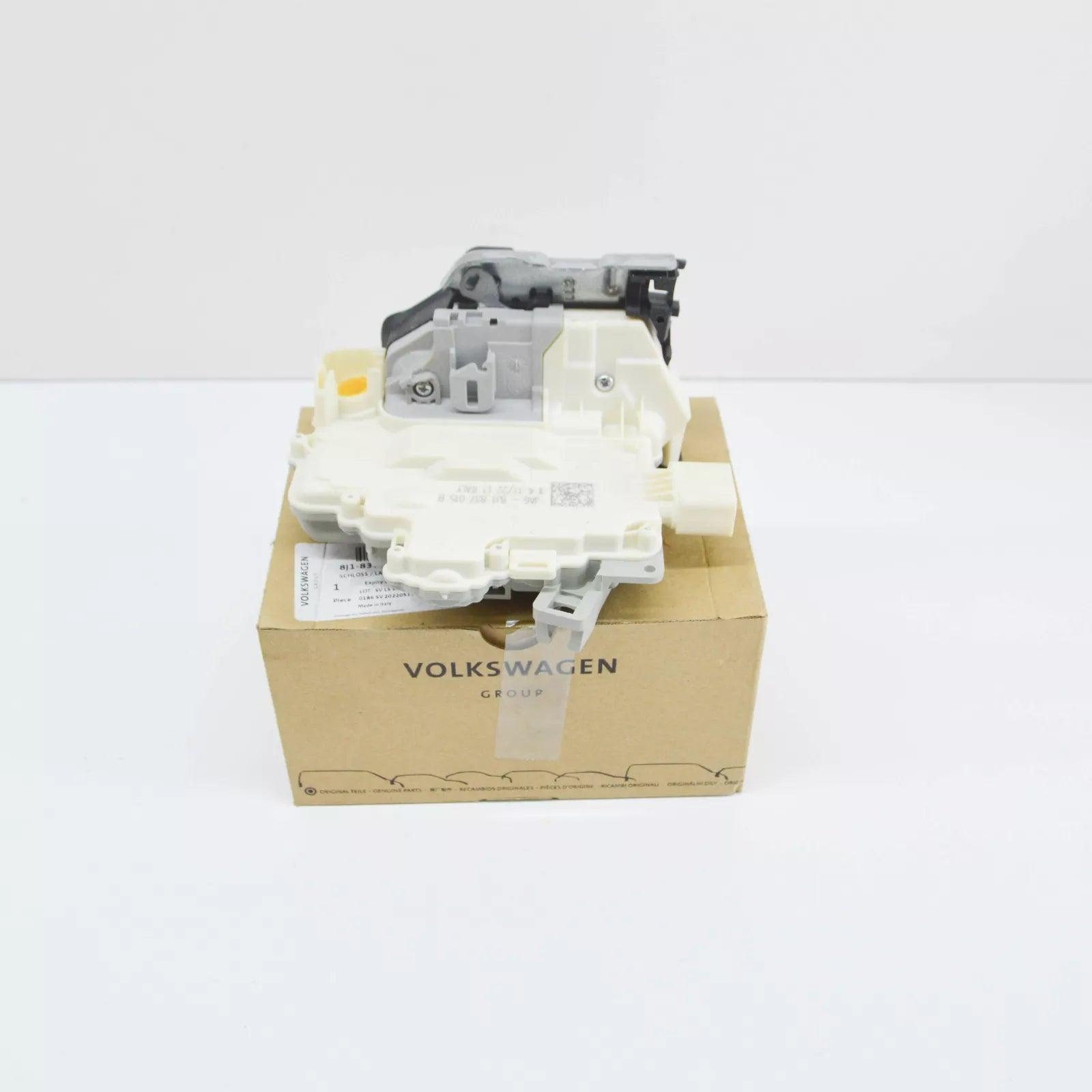 NEW AUDI A4 B8 FRONT LEFT DOOR LOCK LHD 8J1837015B ORIGINAL