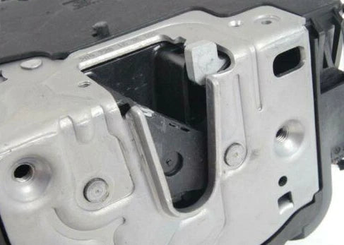 NEW MERCEDES-BENZ CLK C209 FRONT RIGHT DOOR LOCK LHD A2097201635 ORIGINAL