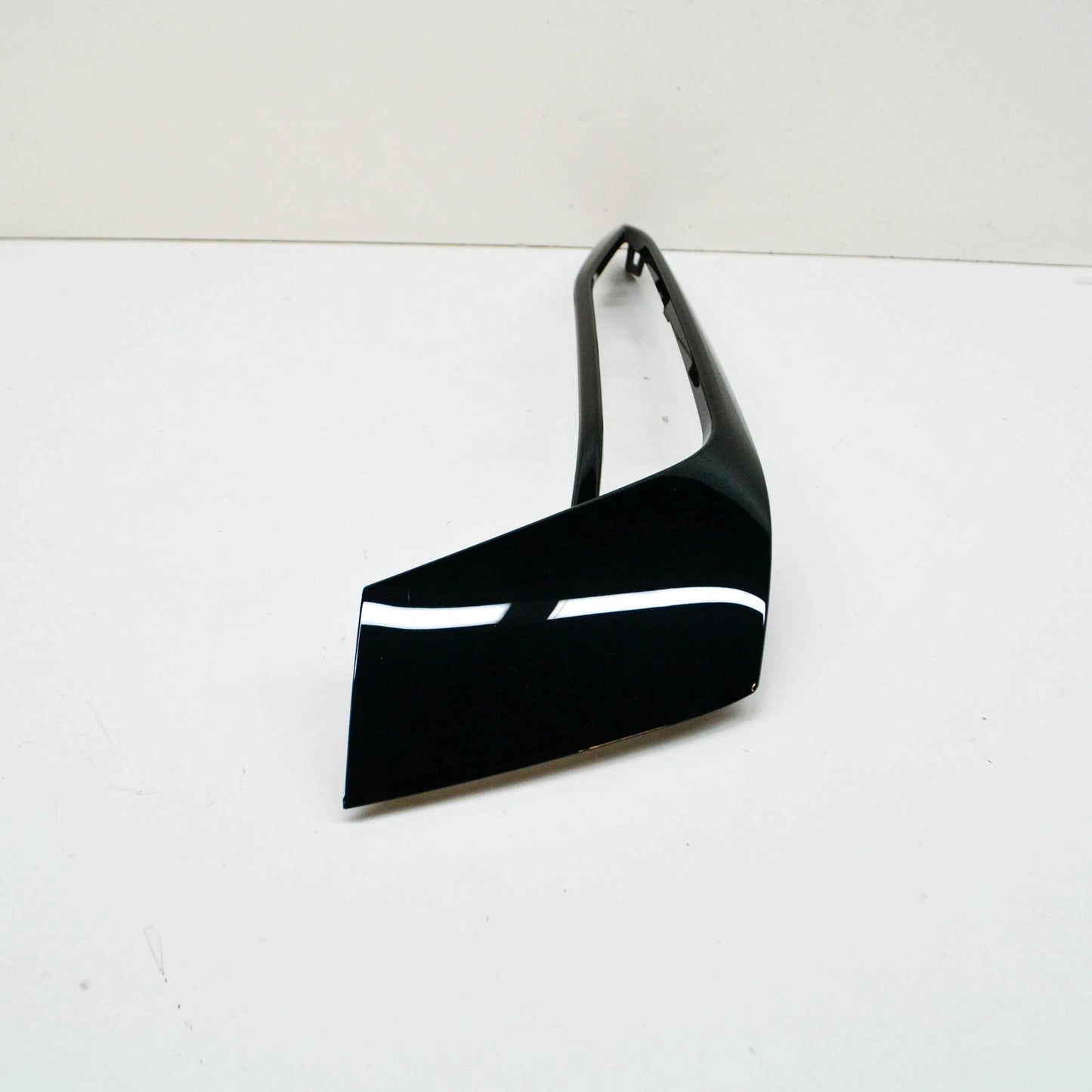 NEW BMW 5 G30 FRONT BUMPER LEFT PROTECTIVE STRIP SPORT 51117385281 ORIGINAL