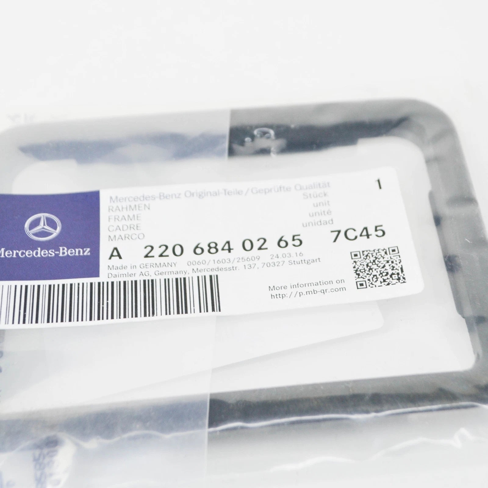 NEW MB S W220 LUGGAGE COMPARTMENT HANDLE BRACKET FRAME A22068402657C45 ORIGINAL