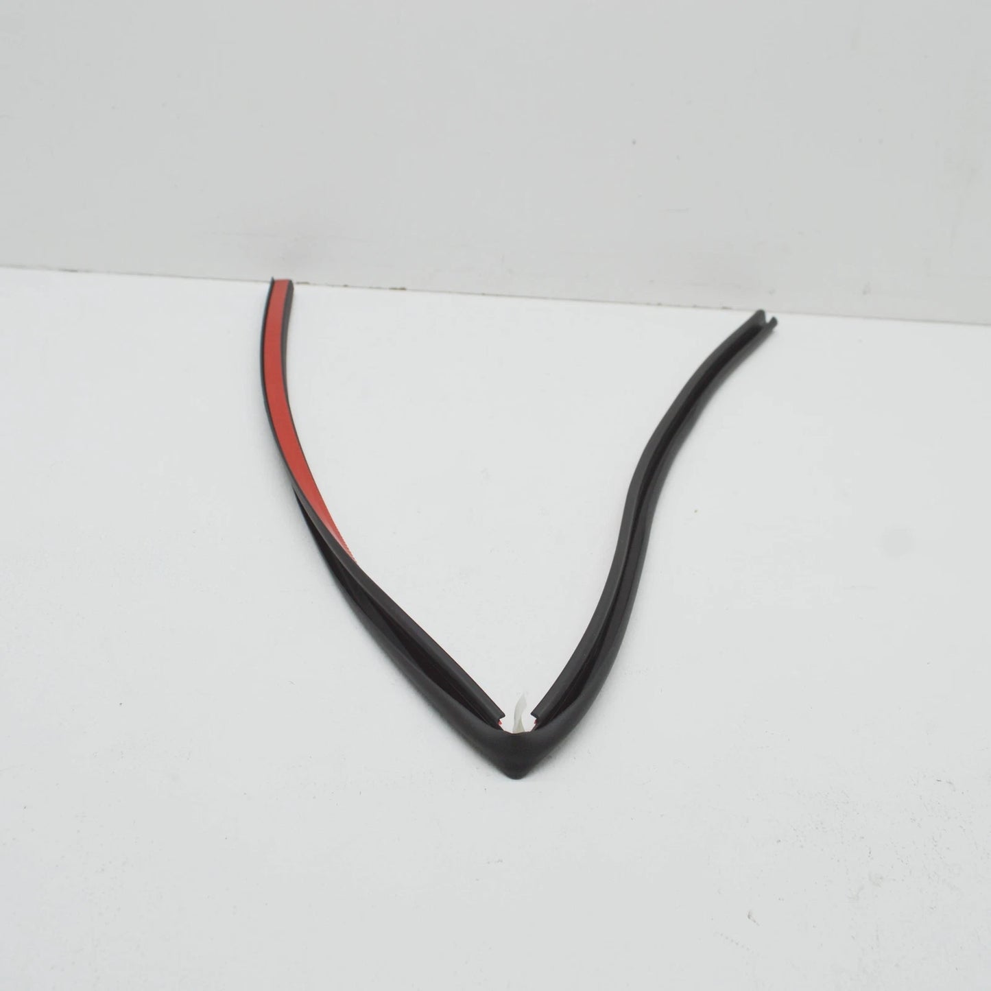 NEW MERCEDES-BENZ CLS C218  ENGINE HOOD SEAL A2188870098 ORIGINAL