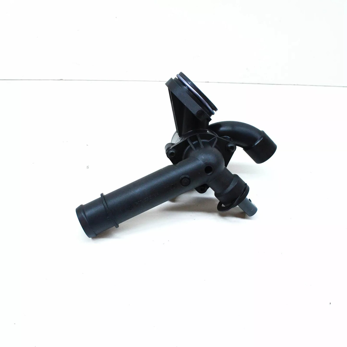 NEW VOLKSWAGEN PASSAT 3G B8 ENGINE COOLANT THERMOSTAT 03L121111Q