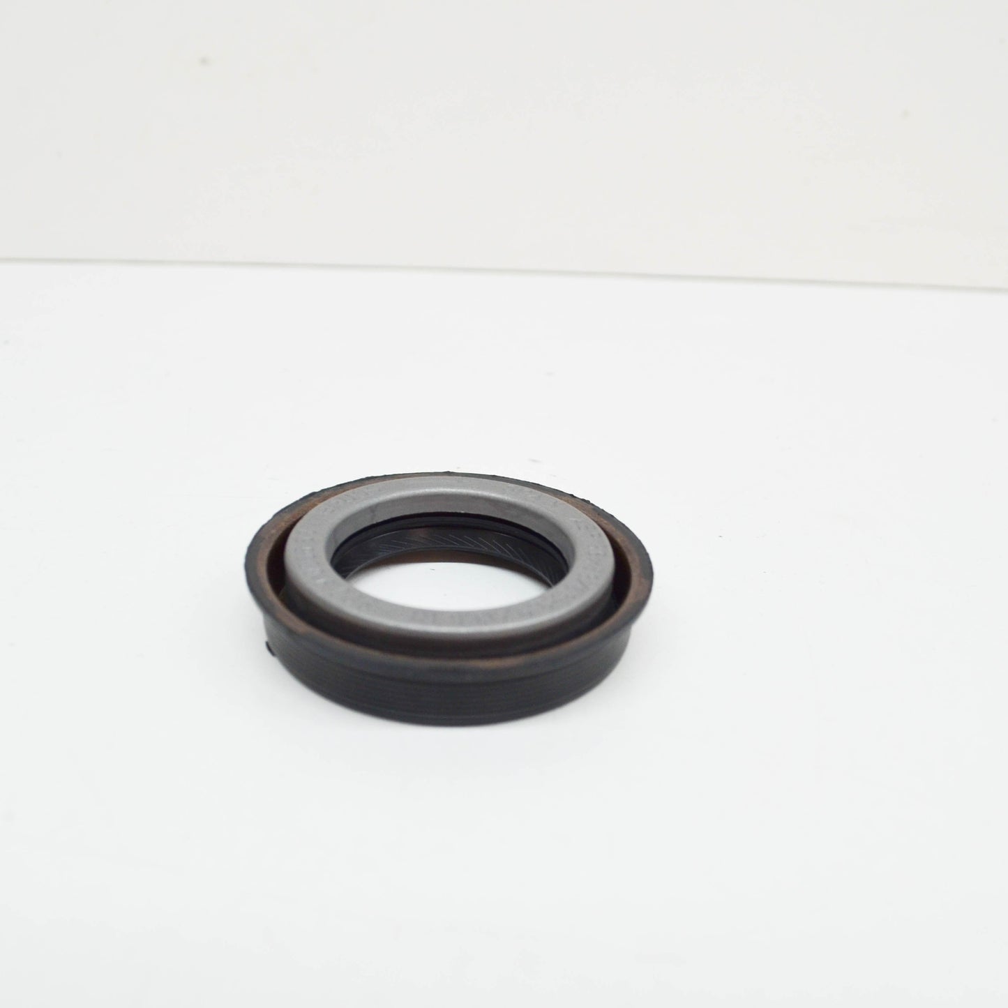 new mini cooper r50 right transmission output shaft seal 23117518638 original