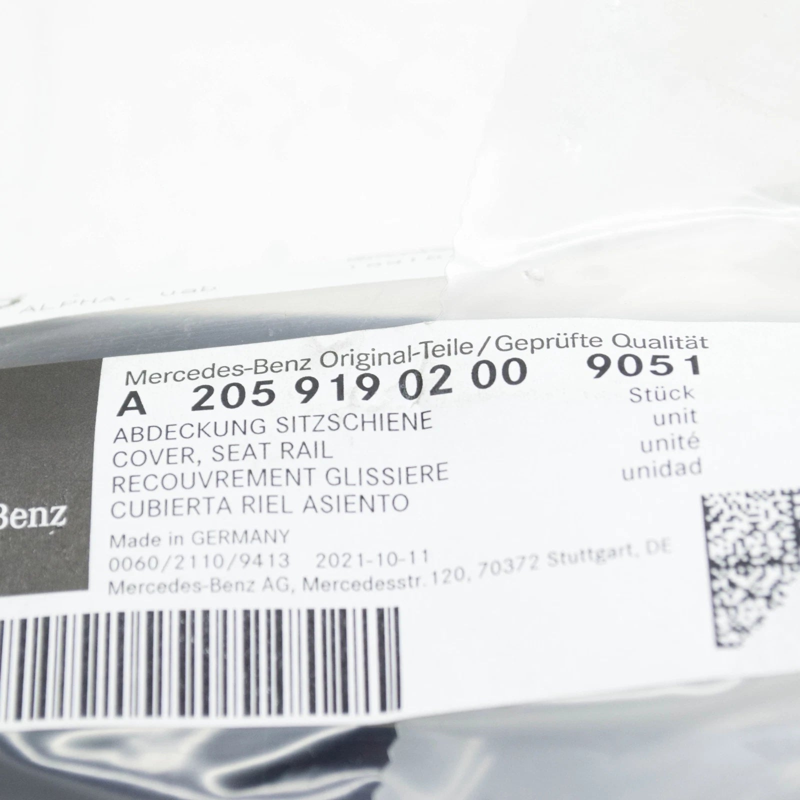 NEW MERCEDES-BENZ C W205 RIGHT OUTER SEAL RAIL GUIDE A20591902009051 ORIGINAL