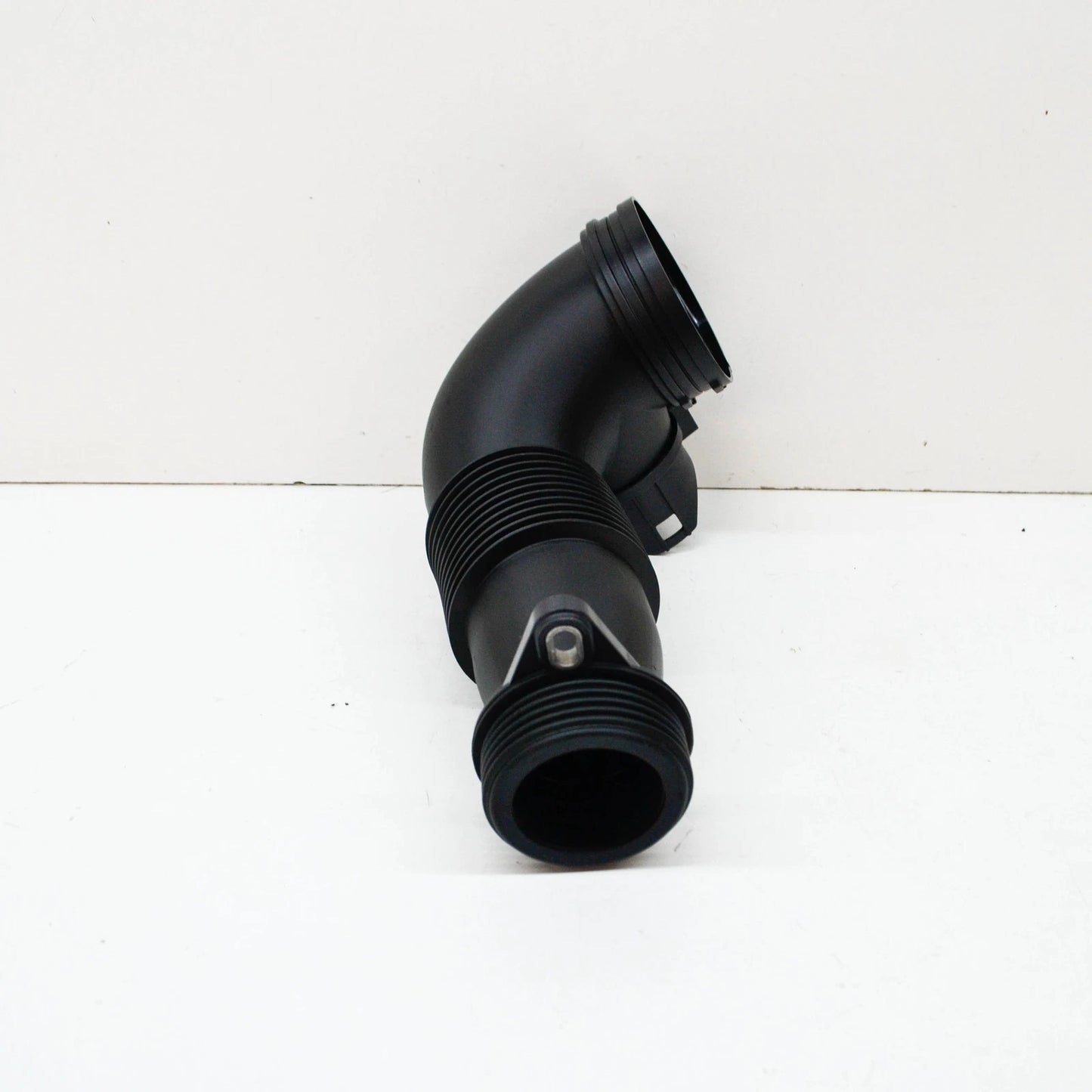 NEW BMW 1 F20 2.0 PETROL AIR INTAKE PIPE HOSE 13717605638 ORIGINAL