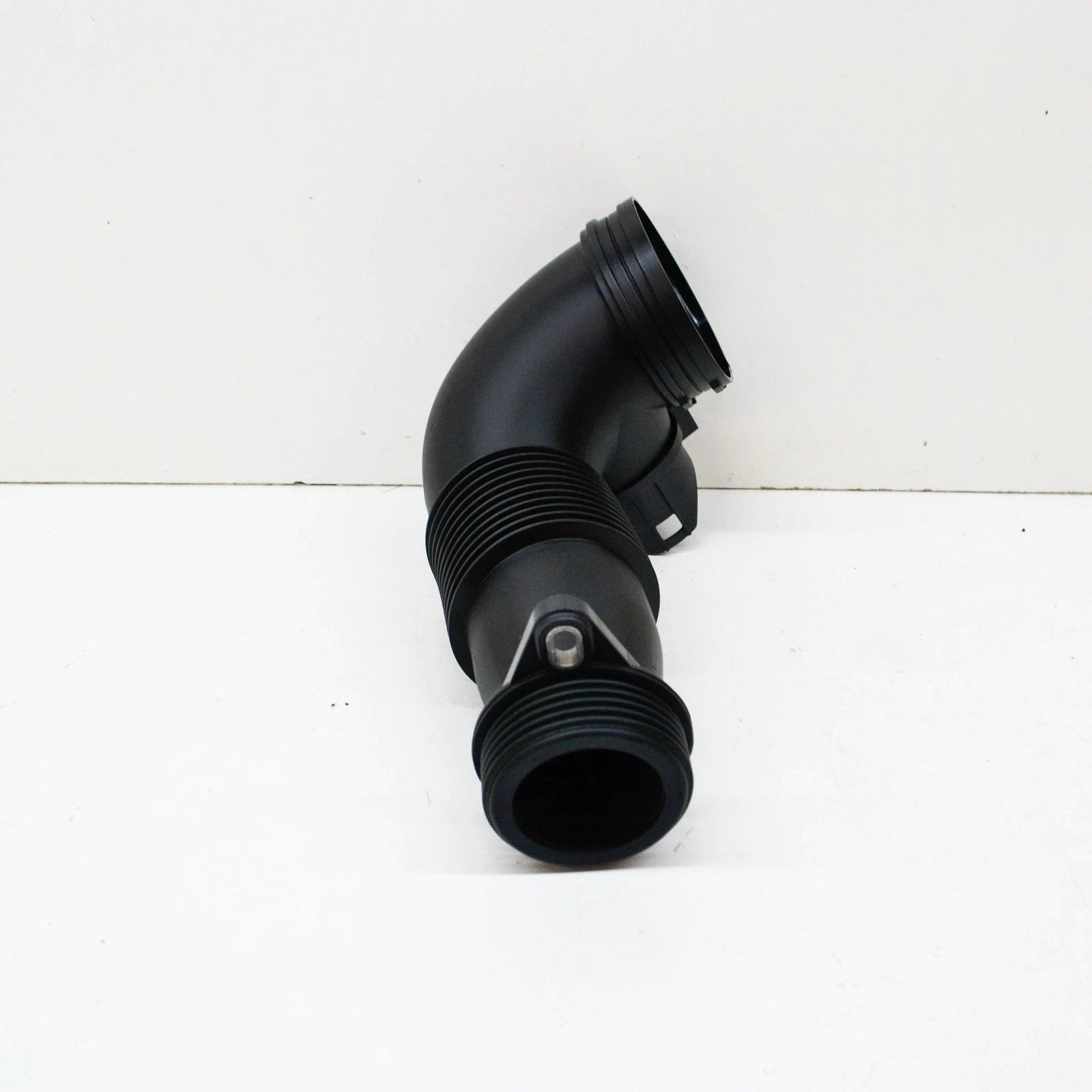 NEW BMW 1 F20 2.0 PETROL AIR INTAKE PIPE HOSE 13717605638 ORIGINAL