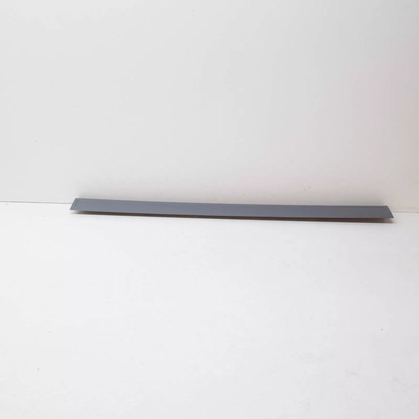 NEW BMW 7 E38 FRONT RIGHT SILL STRIP 51478174502 8174502 ORIGINAL