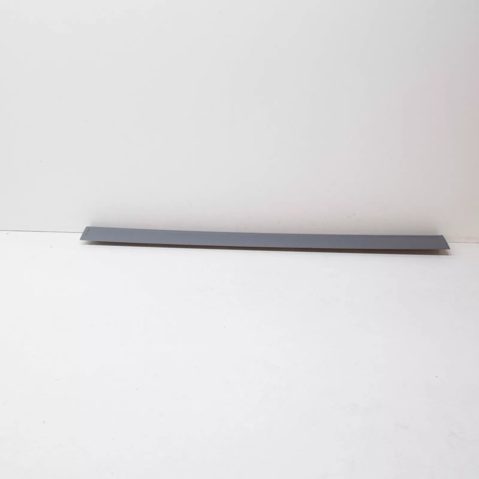 NEW BMW 7 E38 FRONT RIGHT SILL STRIP 51478174502 8174502 ORIGINAL