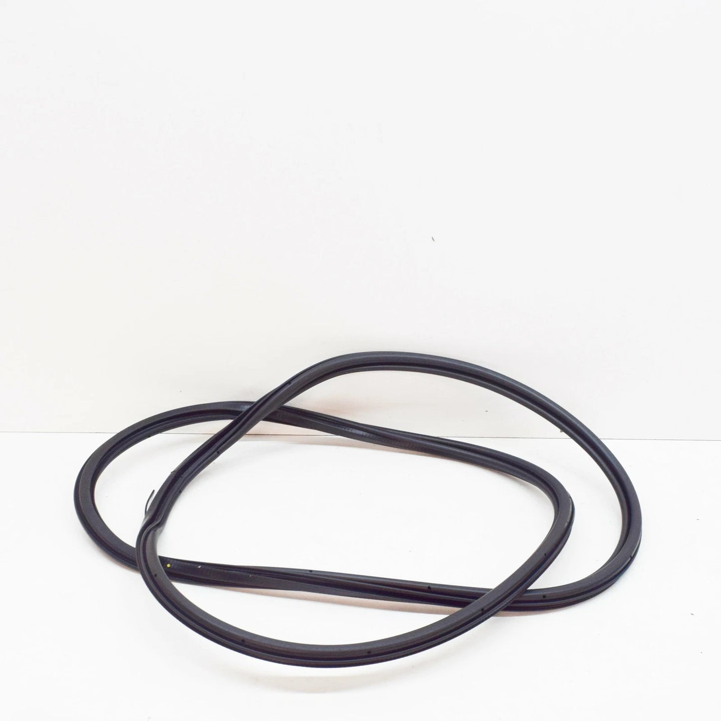 NEW AUDI Q7 4L FRONT LEFT INNER DOOR SEAL 4L0831721A