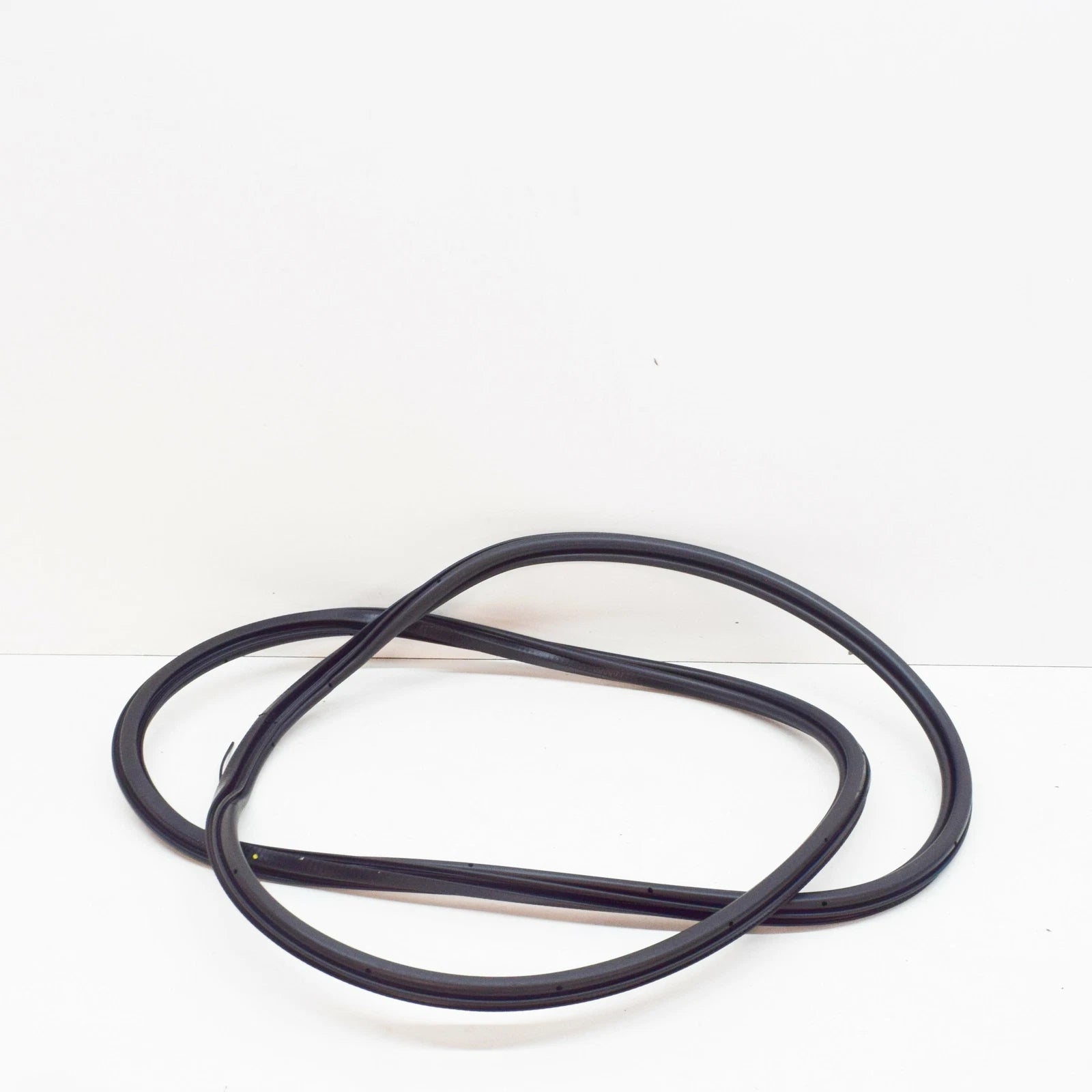 NEW AUDI Q7 4L FRONT LEFT INNER DOOR SEAL 4L0831721A