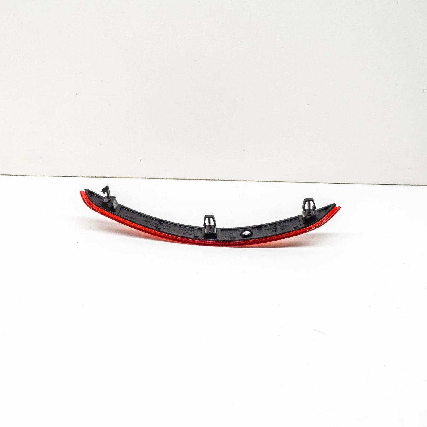 NEW AUDI A3 8V REAR BUMPER LEFT REFLECTOR 8V5945105A