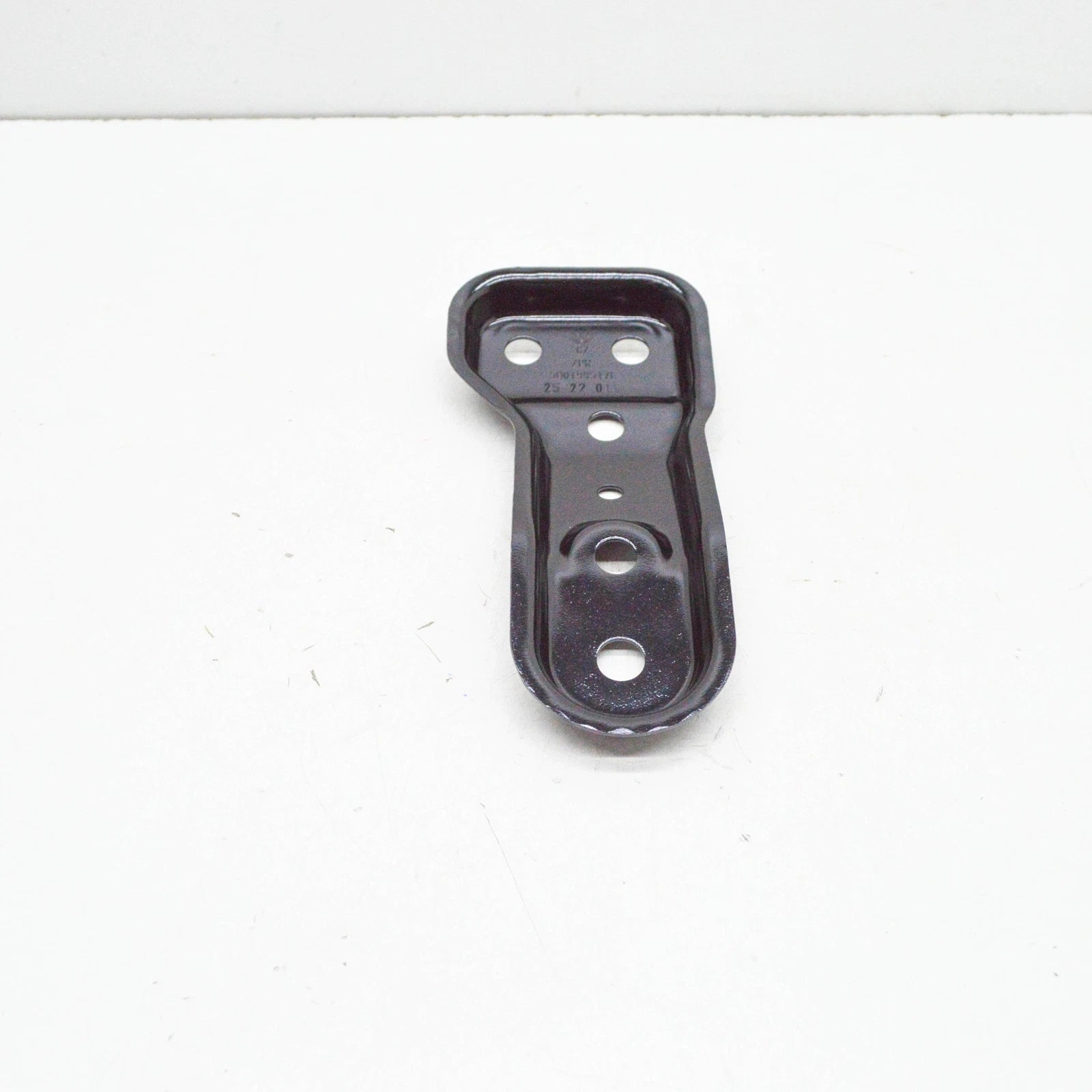 NEW AUDI A3 8V FRONT SUBFRAME LEFT CARRIER SUPPORT 5Q0199517E ORIGINAL