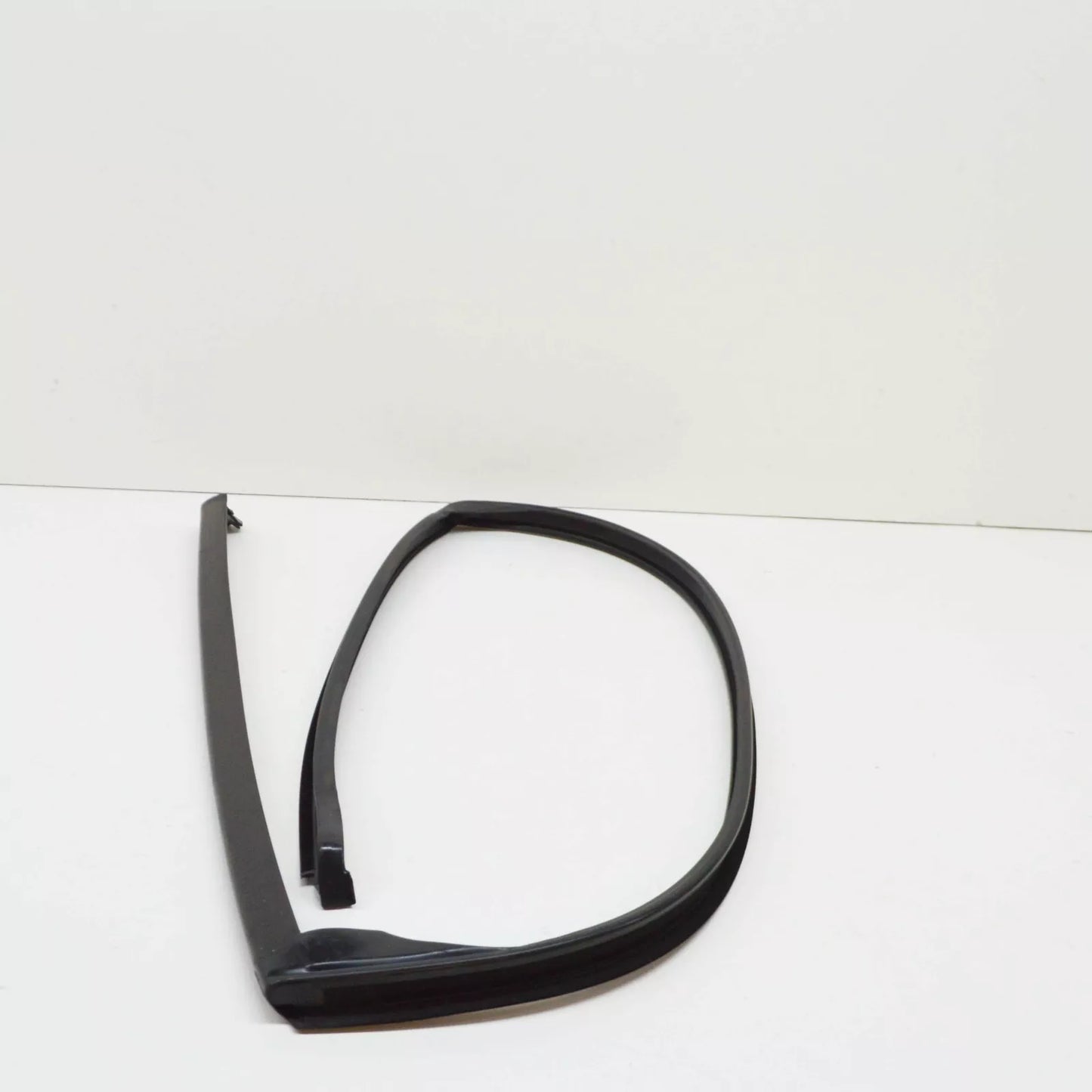 NEW BMW X5 E70 UPPER REAR LEFT DOOR SEAL 51767208591 7208591 ORIGINAL