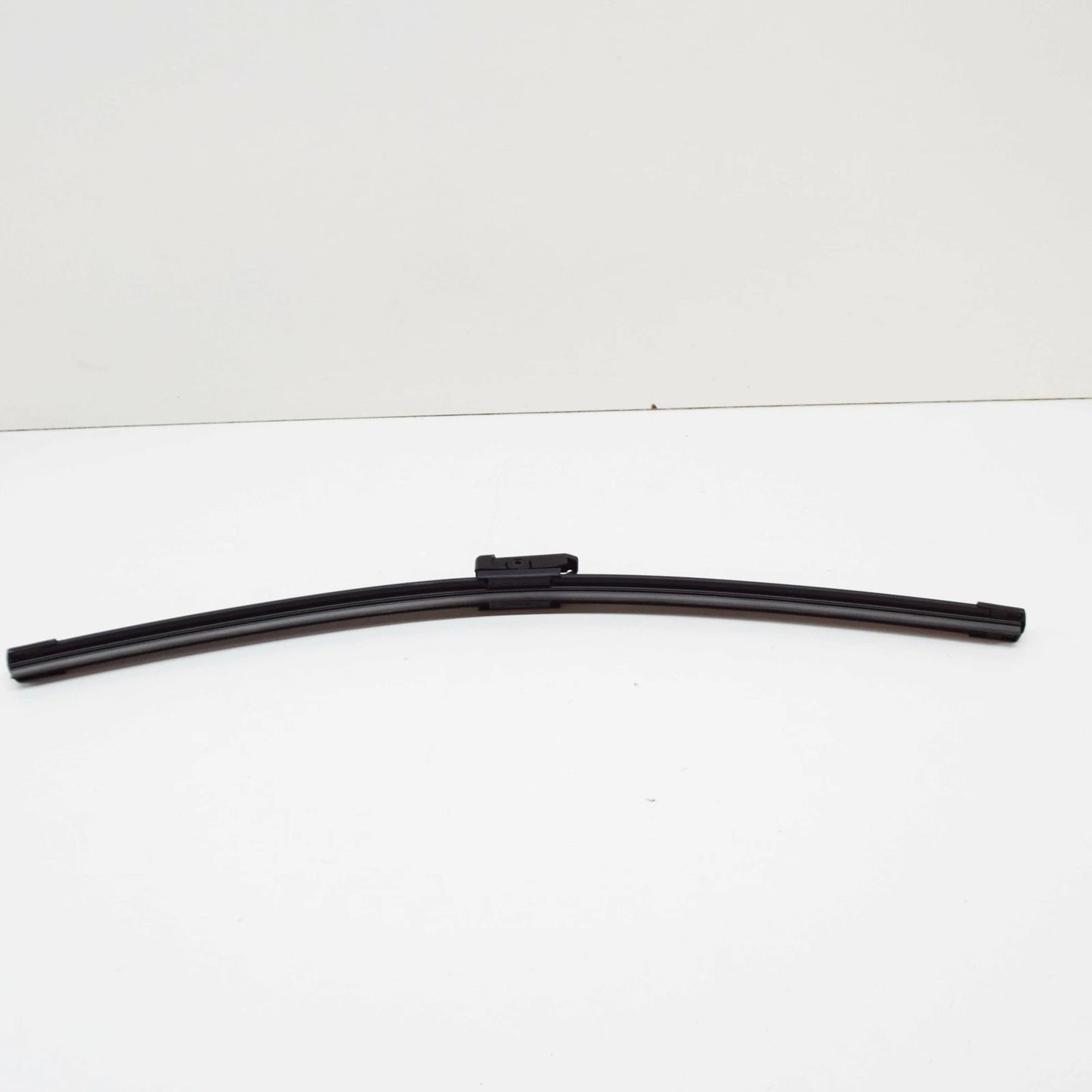 NEW VOLKSWAGEN PASSAT B8 FRONT AERO WIPER BLADE SET LHD 3G1998002