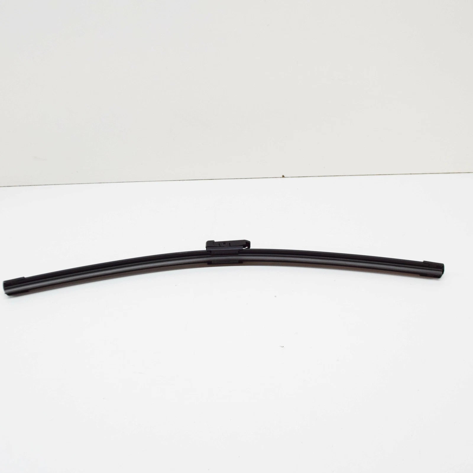 NEW VOLKSWAGEN PASSAT B8 FRONT AERO WIPER BLADE SET LHD 3G1998002