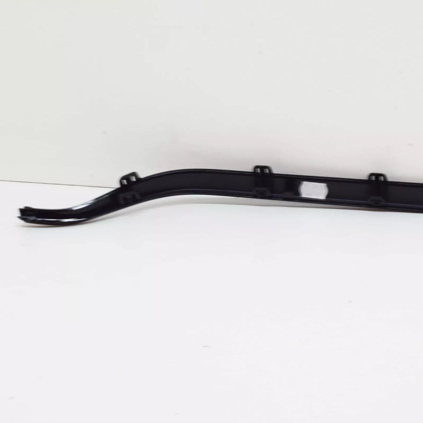 NEW MERCEDES-BENZ E W213 REAR BUMPER CENTRAL TRIM STRIP A2138854501