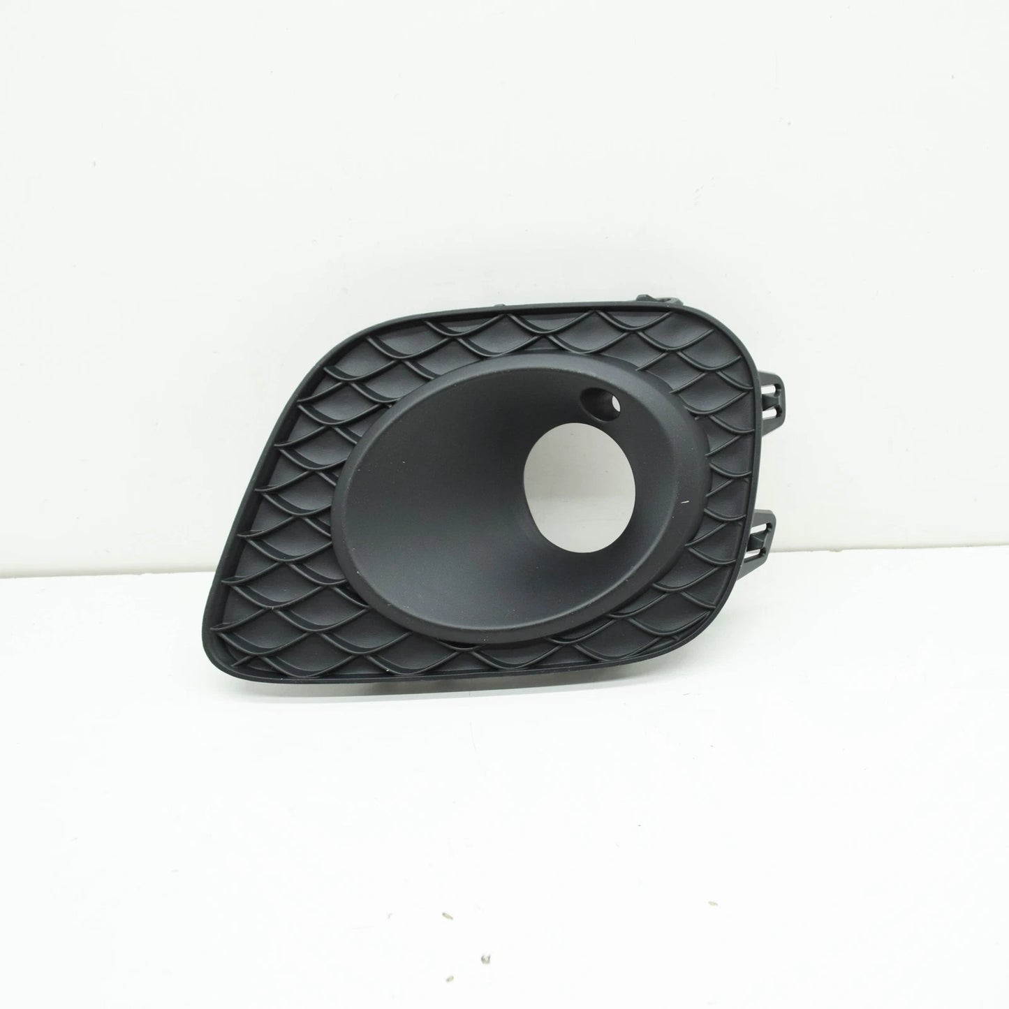 NEW MB GLB X247 FRONT BUMPER OUTER LOWER RIGHT GRILLE COVER A2478856201 ORIGINAL