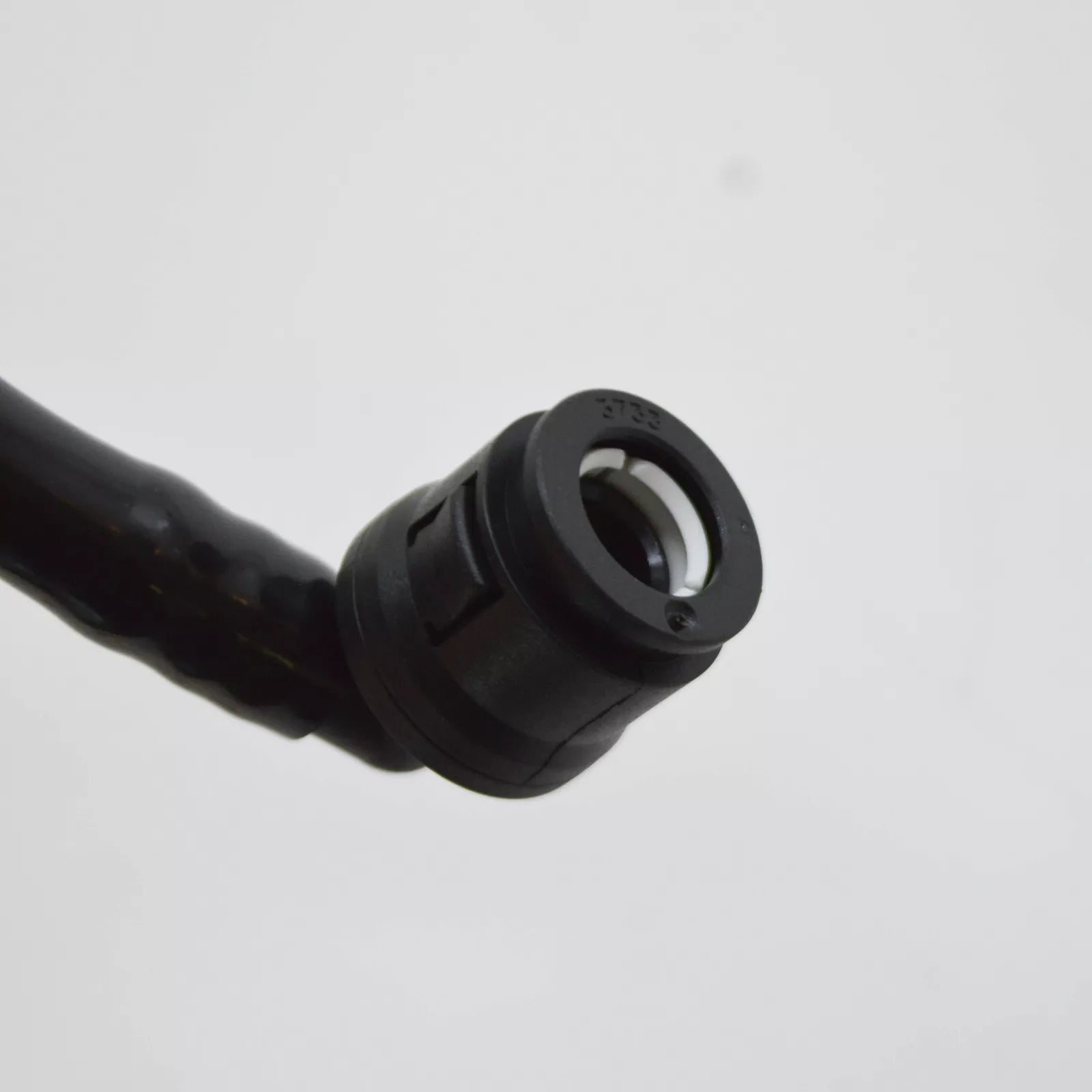 NEW MERCEDES-BENZ E W212 VACUUM LINE A2124301829 ORIGINAL