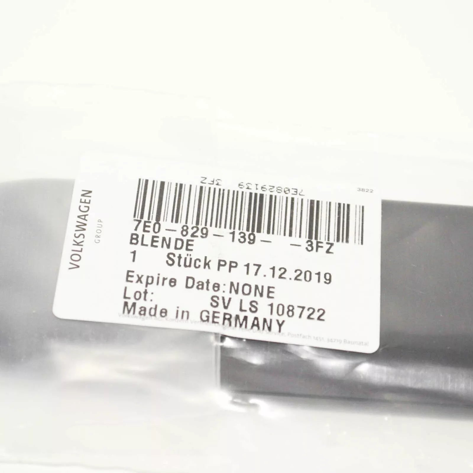 NEW VW TRANSPORTER T6 REAR LID GRIP MOLDING TRIM PLATE 7E0829139 3FZ