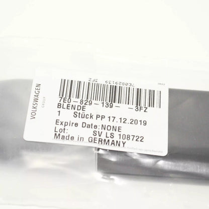 NEW VW TRANSPORTER T6 REAR LID GRIP MOLDING TRIM PLATE 7E0829139 3FZ