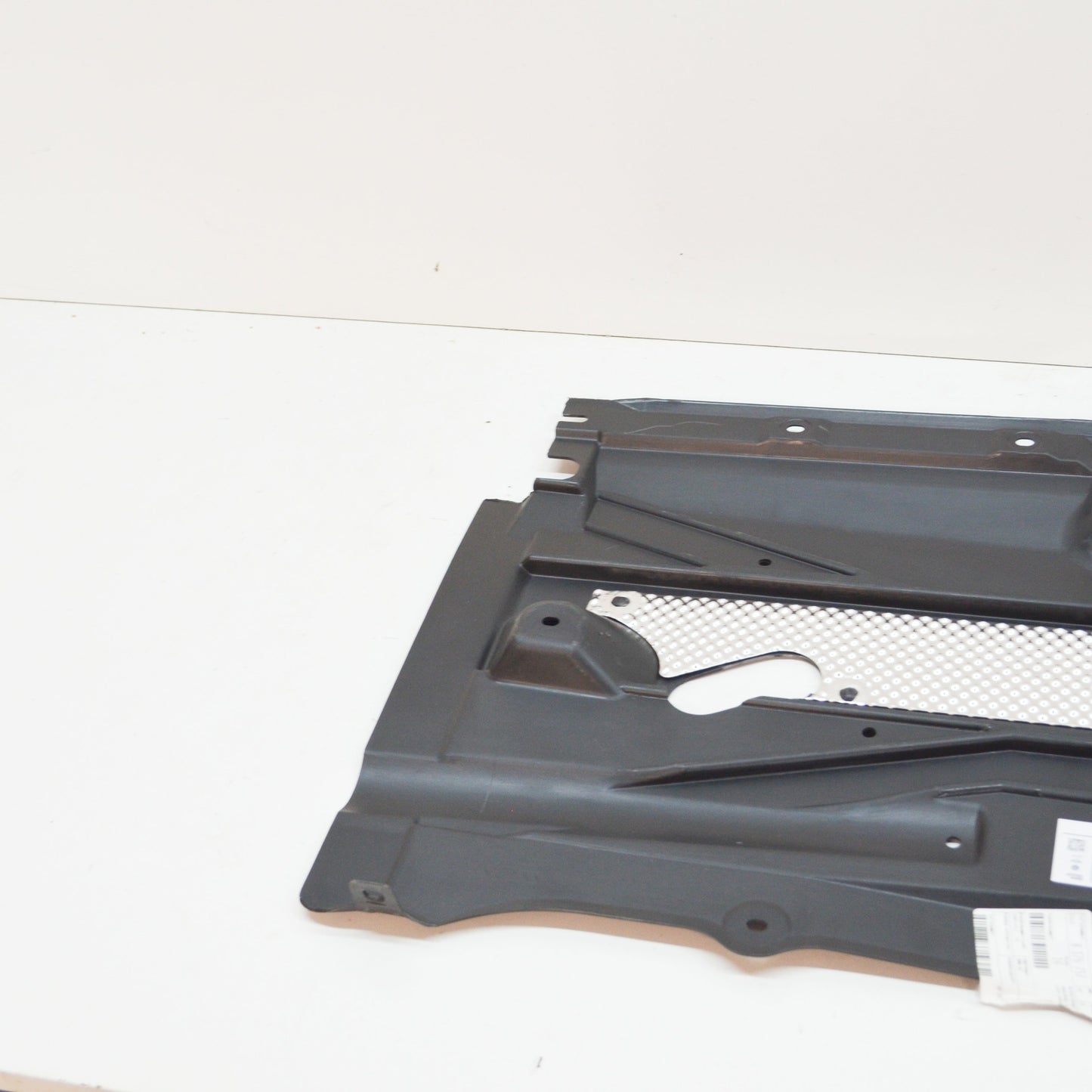 new bmw 5 e39 left lower body cover 51718176757 8176757 original