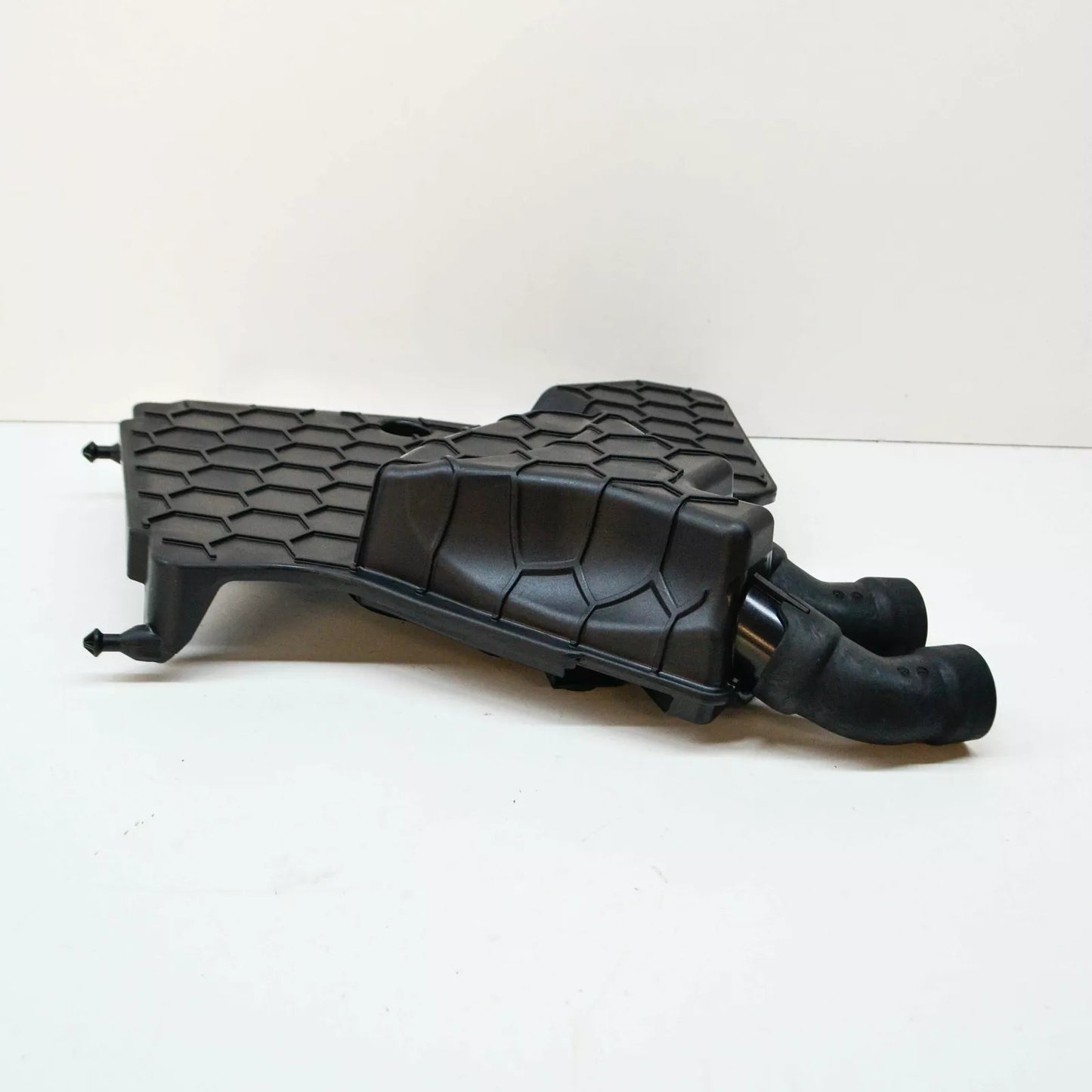 NEW MERCEDES-BENZ E W213 FRONT ENGINE CASING COVER A6540103102 ORIGINAL