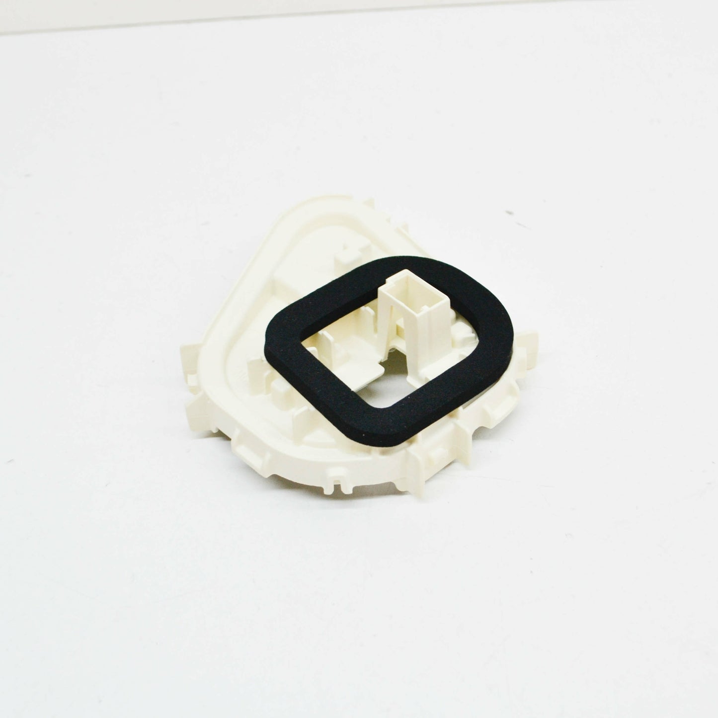 NEW VW GOLF MK7 REAR LEFT OUTER TAIL LIGHT BULB CARRIER 5G9945257A ORIGINAL