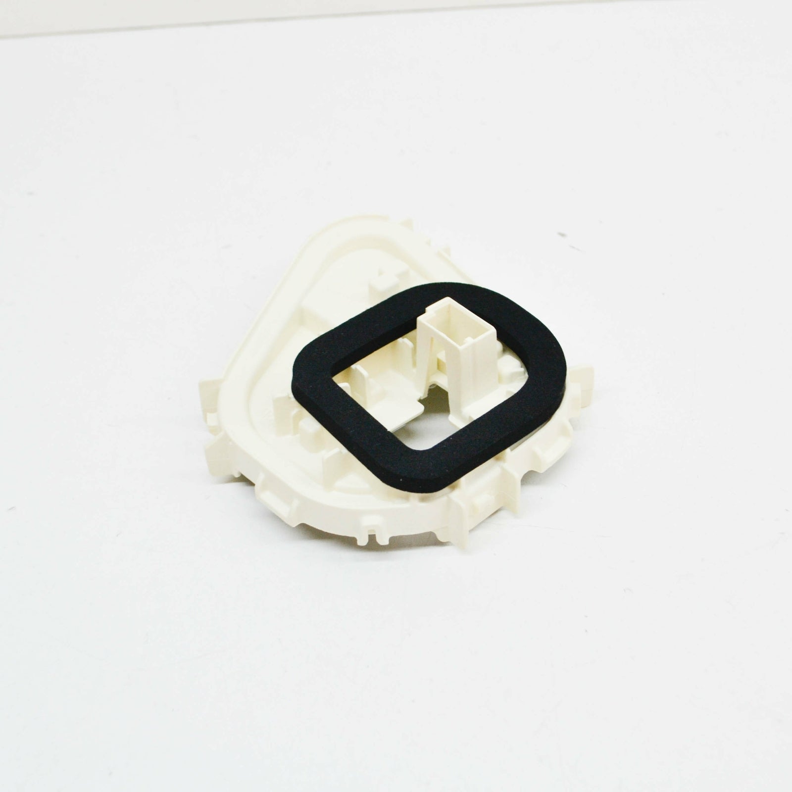 NEW VW GOLF MK7 REAR LEFT OUTER TAIL LIGHT BULB CARRIER 5G9945257A ORIGINAL