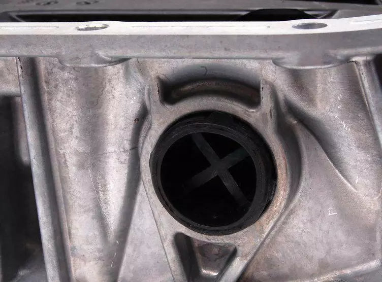 NEW VW PASSAT B6 ENGINE OIL SUMP WITH OIL LEVEL SENSOR 03H103601J ORIGINAL