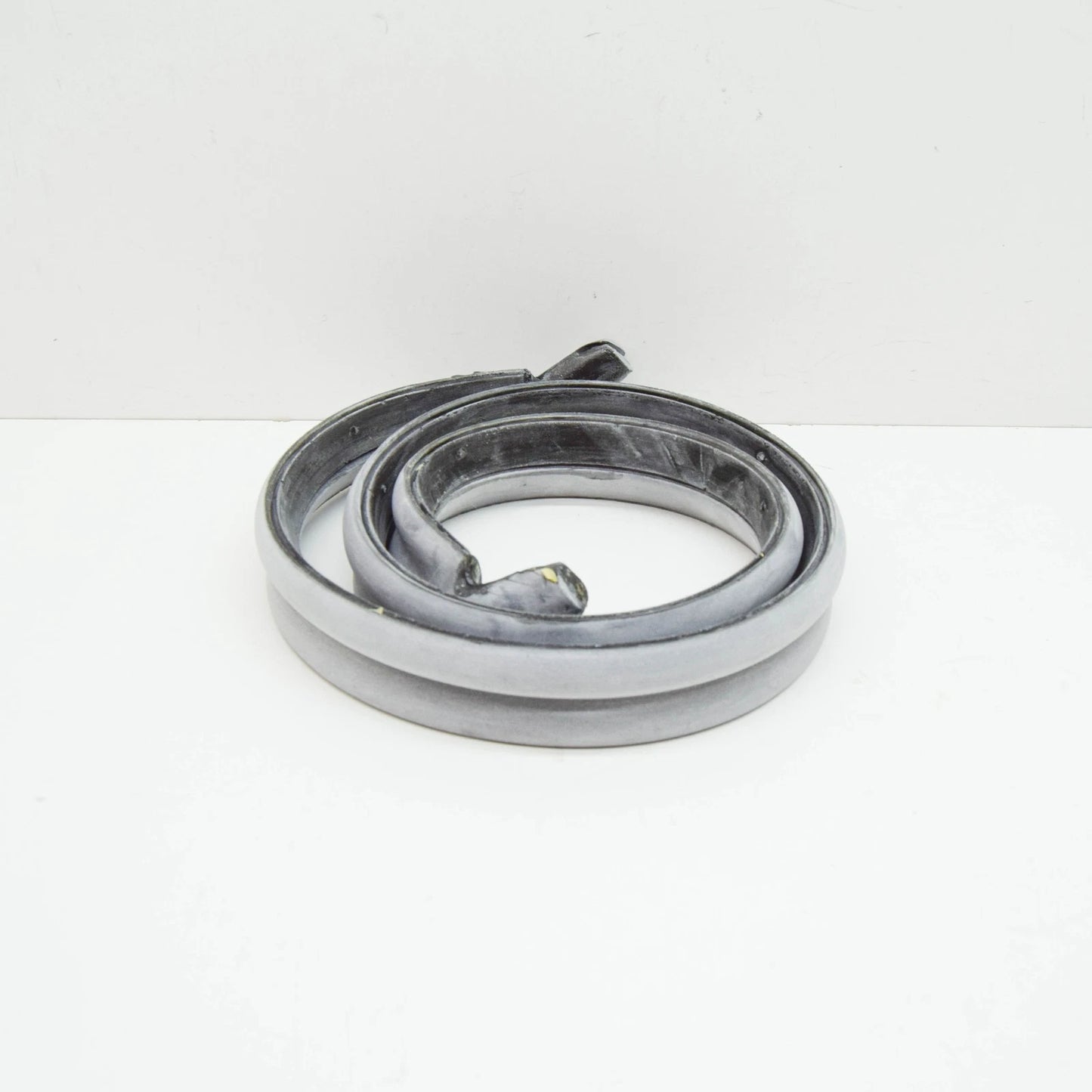 NEW MERCEDES-BENZ SL R107 FRONT FOLDING TOP SEAL A1077790022 ORIGINAL