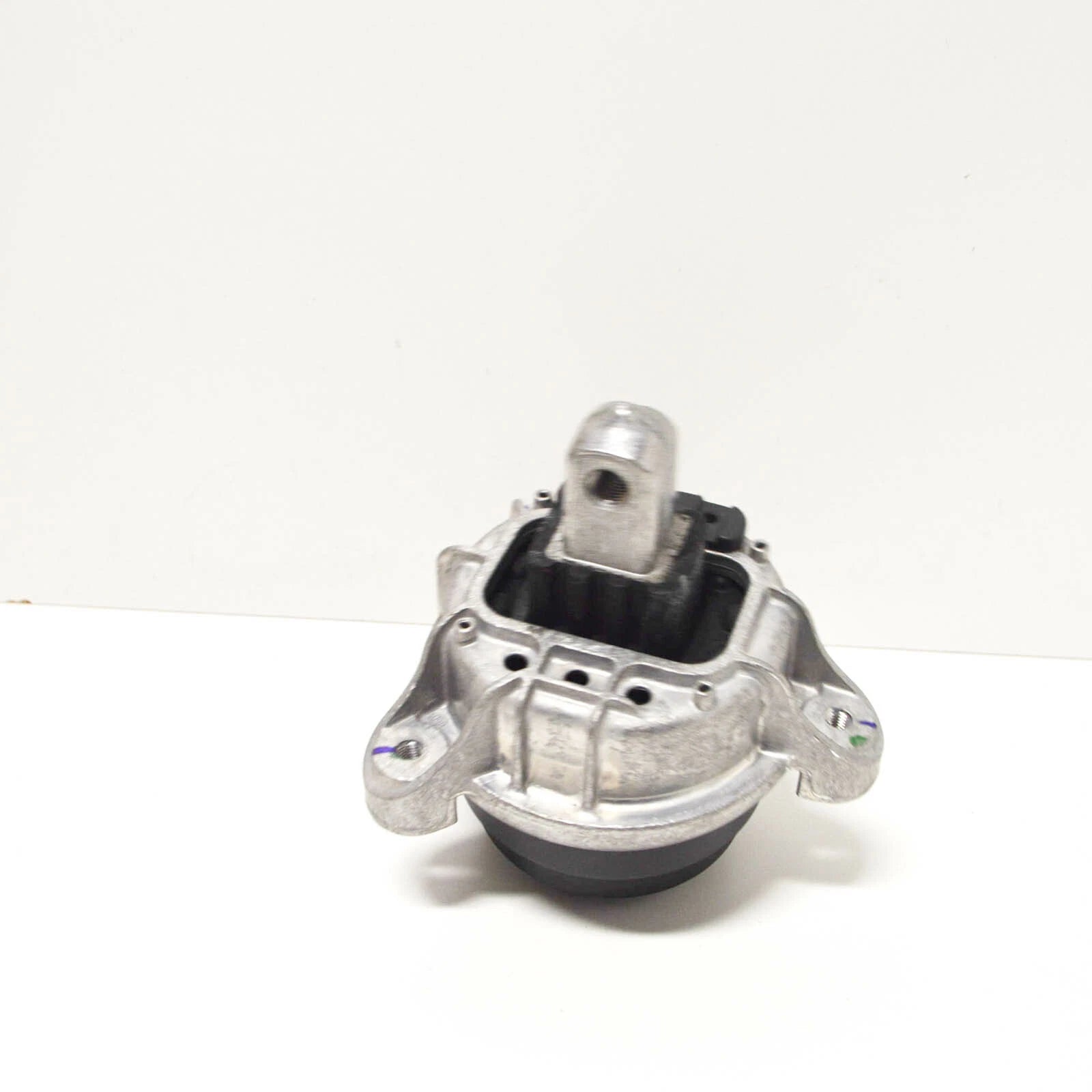 NEW BMW 5 F10 LEFT ENGINE MOUNT 22117935143 ORIGINAL
