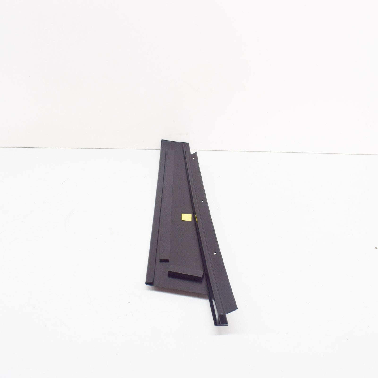 NEW MERCEDES-BENZ GLK-CLASS X204 FRONT LEFT DOOR PILLAR TRIM A2046901387