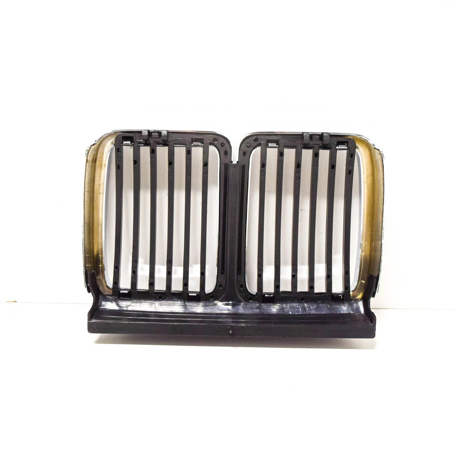 NEW BMW 3 E30 RADIATOR GRILLE 51132233001 2233001 1990 3671777 ORIGINAL