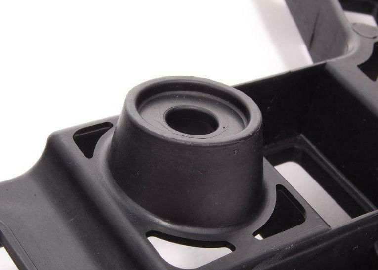 NEW VOLKSWAGEN GOLF MK6 REAR BUMPER LEFT GUIDE PROFILE 5K6807393C ORIGINAL