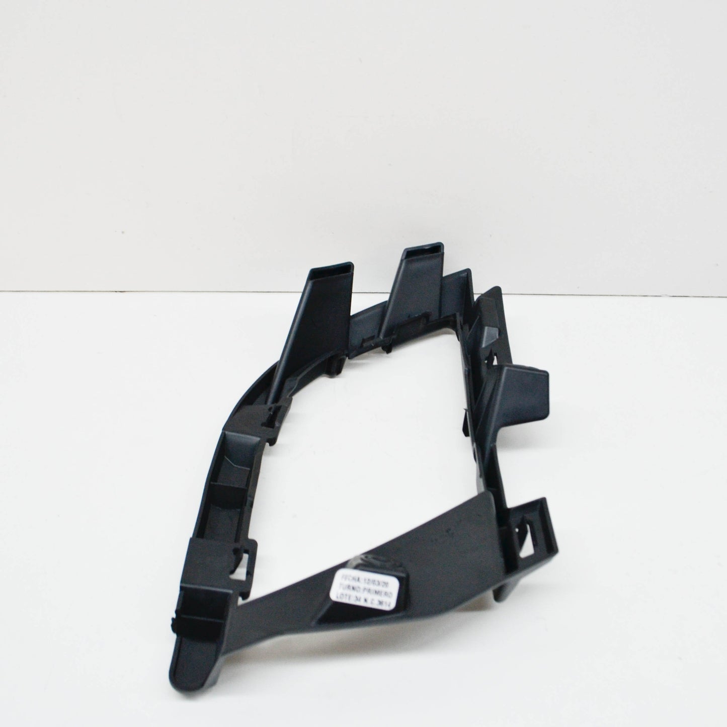 NEW VW JETTA A6 FRONT RIGHT FOG LIGHT HOUSING 5C6807262 ORIGINAL