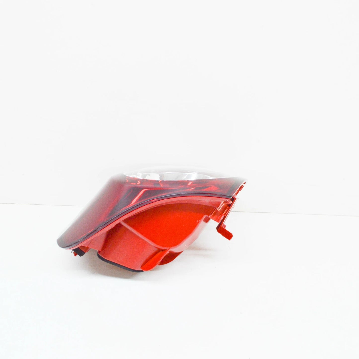 NEW VOLKSWAGEN PASSAT 3C B6 REAR RIGHT OUTER TAIL LIGHT 3C9945096Q ORIGINAL