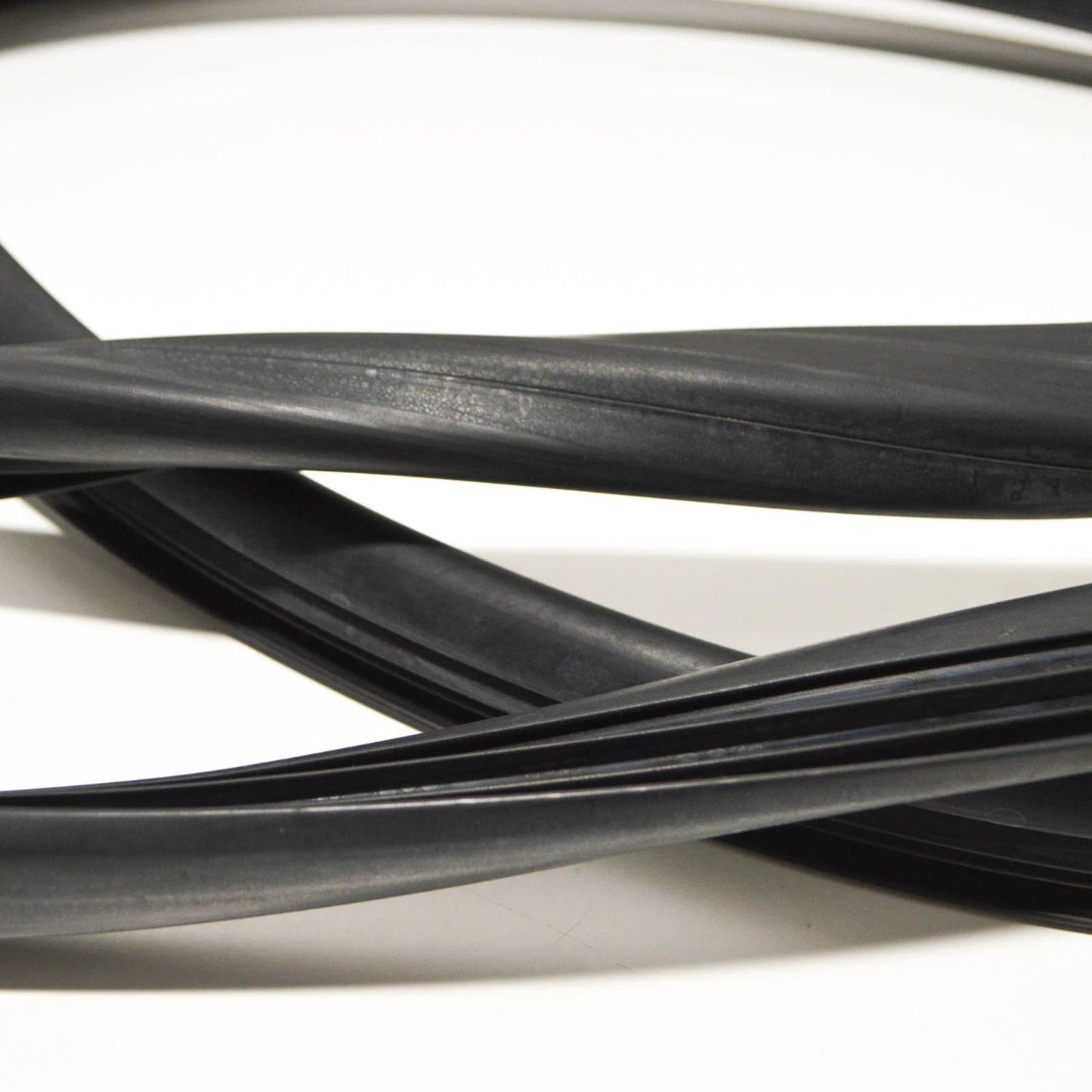 NEW MERCEDES-BENZ G W463 FRONT WINDSCREEN SEAL A4606710320 ORIGINAL