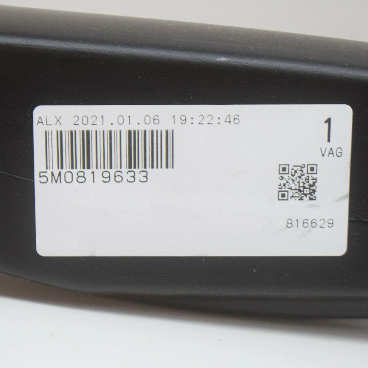 NEW VOLKSWAGEN GOLF MK5 CENTER CONSOLE AIR GUIDE 5M0819633 ORIGINAL