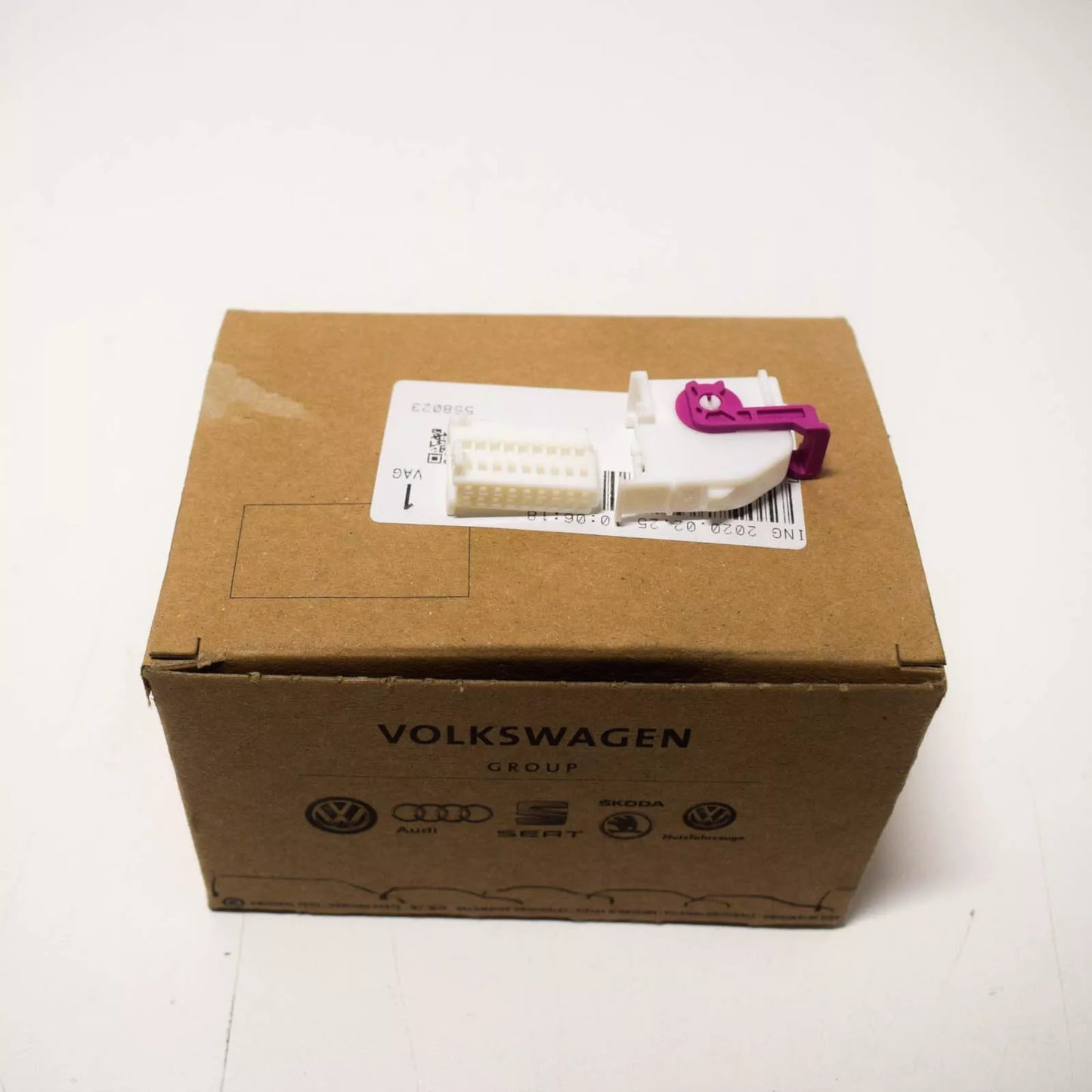 NEW VOLKSWAGEN PHAETON 3D FLAT CONTACT HOUSING 18PIN 5Q0972718B ORIGINAL