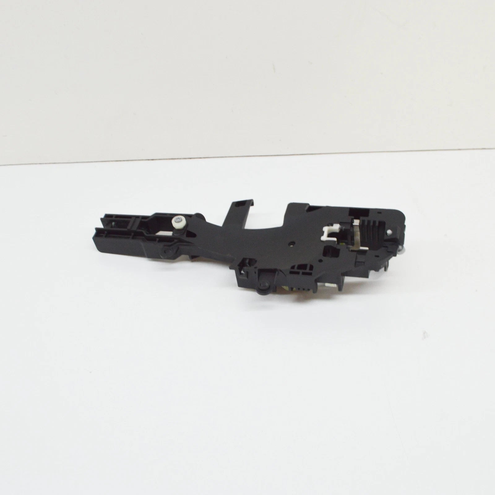 NEW BMW 1 E81 FRONT LEFT DOOR INNER HANDLE CARRIER 51217200935 ORIGINAL