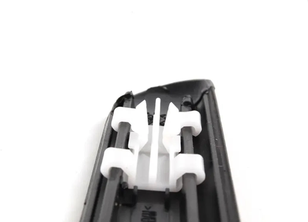 NEW BMW 3 E46 FRONT RIGHT FENDER MOLDING 51138208448 8208448 ORIGINAL