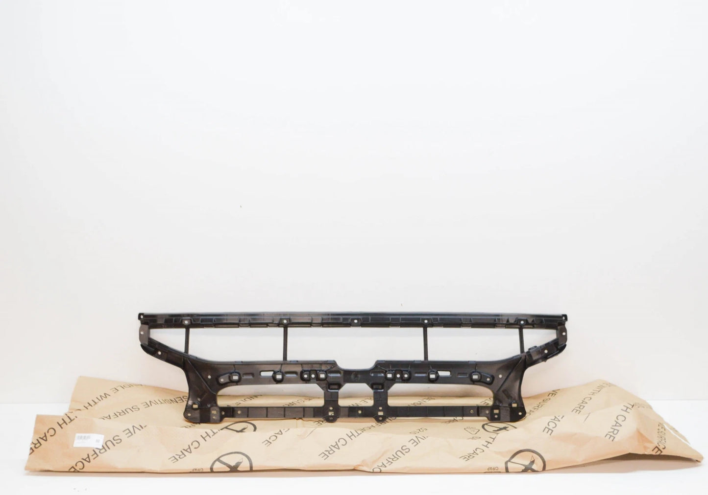 NEW AUDI E-TRON SPORTBACK GEA FRONT BUMPER CENTER GRILLE 4KE8076839B9 ORIGINAL