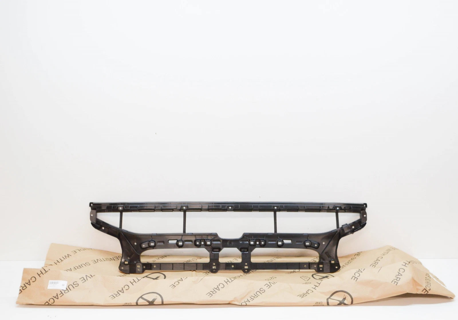 NEW AUDI E-TRON SPORTBACK GEA FRONT BUMPER CENTER GRILLE 4KE8076839B9 ORIGINAL