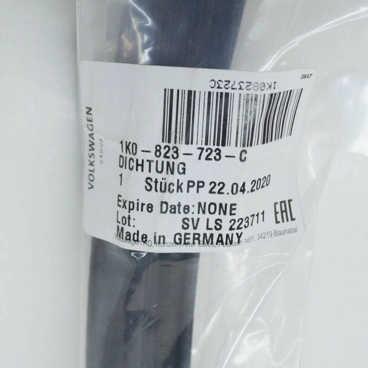 NEW VOLKSWAGEN JETTA A5 REAR HOOD SEAL 1K0823723C