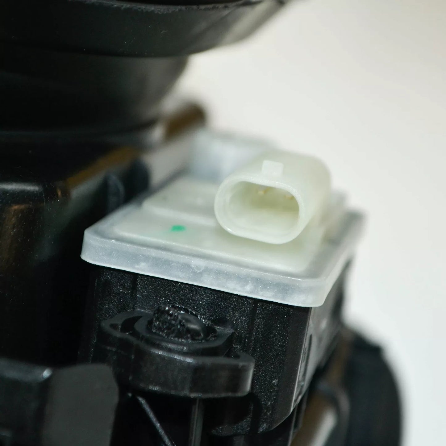 NEW BMW 5 G30 FILL-IN FLAP COVER POT 51177387939 7387939 ORIGINAL