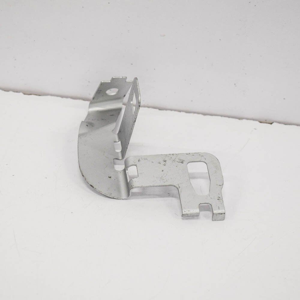 NEW MB E-CLASS W213 FRONT LEFT UNDERTRAY COVER BRACKET A2135240340 ORIGINAL